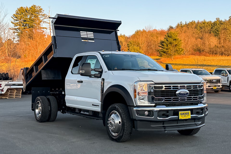 2025 Ford F-550 Super Duty Chassis Cab XL's photo