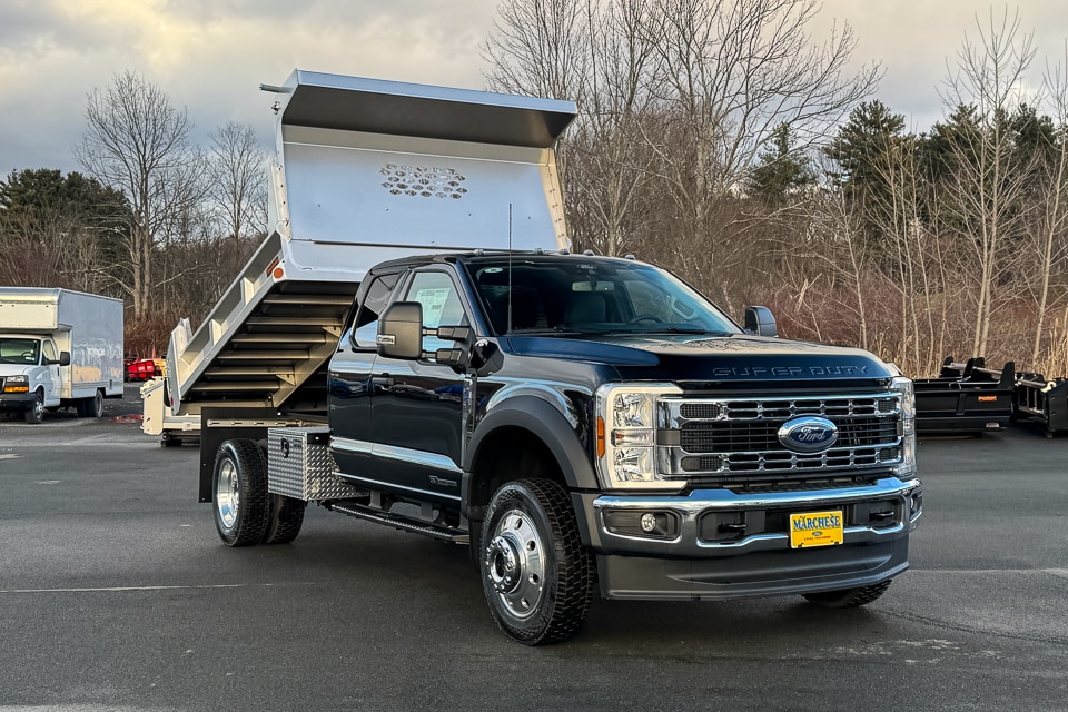 2025 Ford F-450 Super Duty Chassis Cab XLT's photo