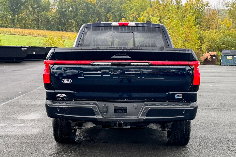2025 Ford F-150 Lightning Platinum photo 4