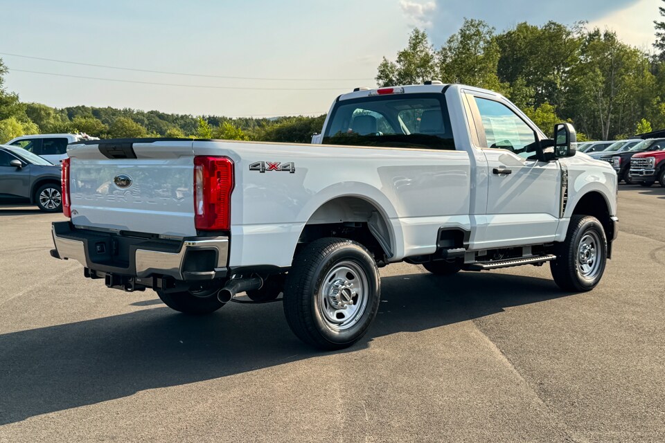 2025 Ford F-350 photo 3