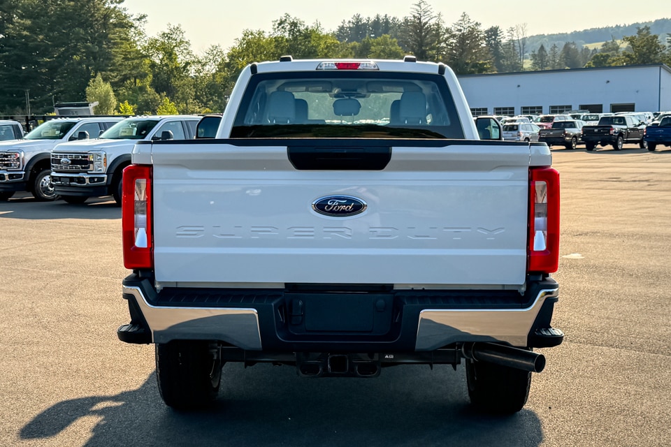 2025 Ford F-350 photo 4