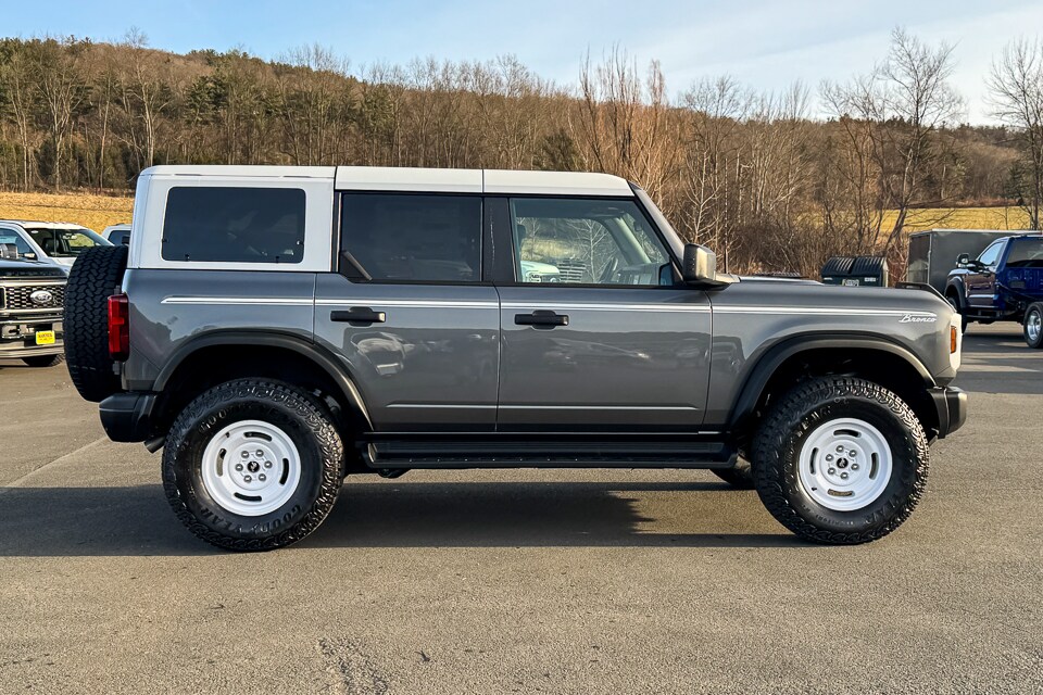 2025 Ford Bronco Heritage First Edition photo 2