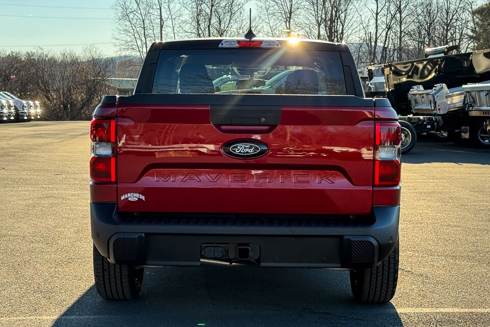 2025 Ford Maverick XLT photo 3