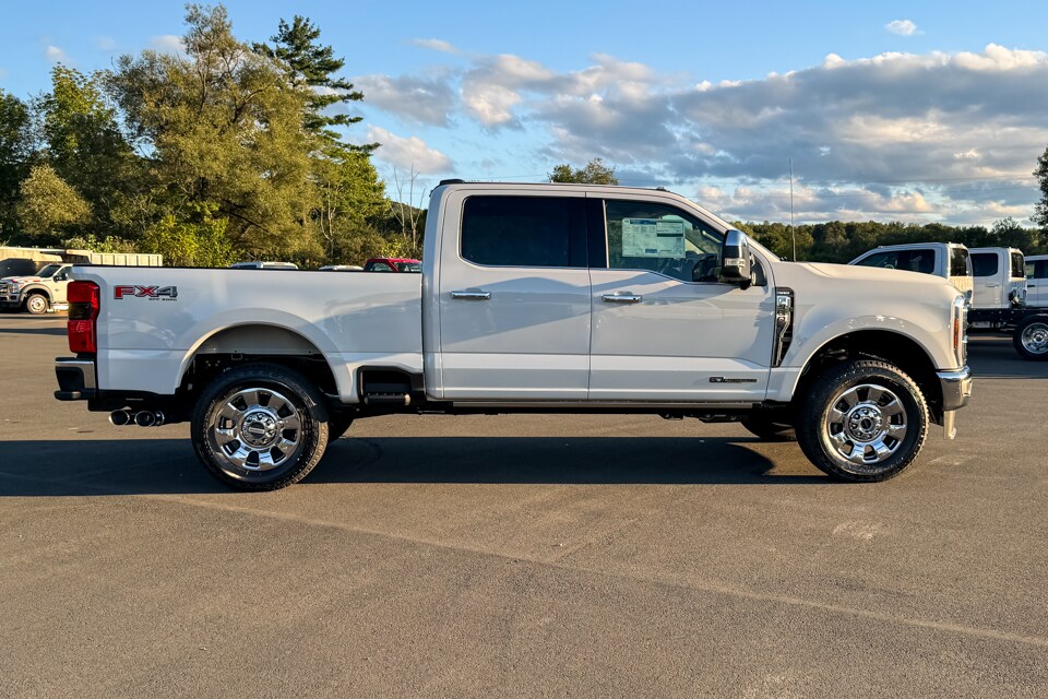 2026 Ford F-350 photo 2