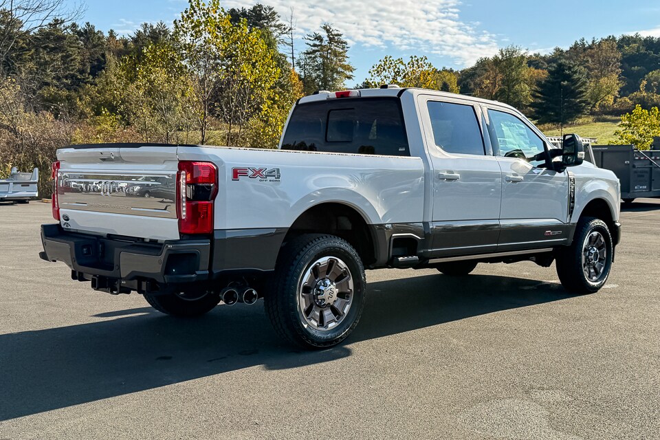 2026 Ford F-350 photo 3