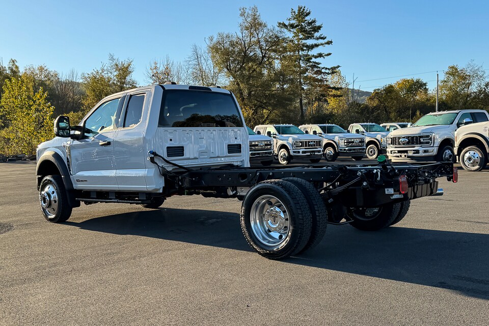 2026 Ford F-550 photo 4