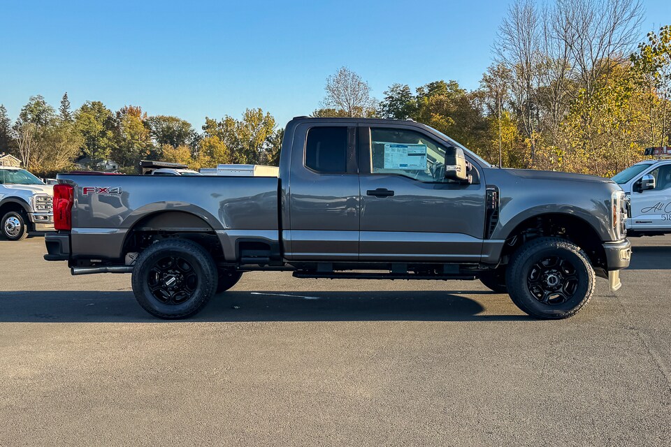 2026 Ford F-350 XL photo 2