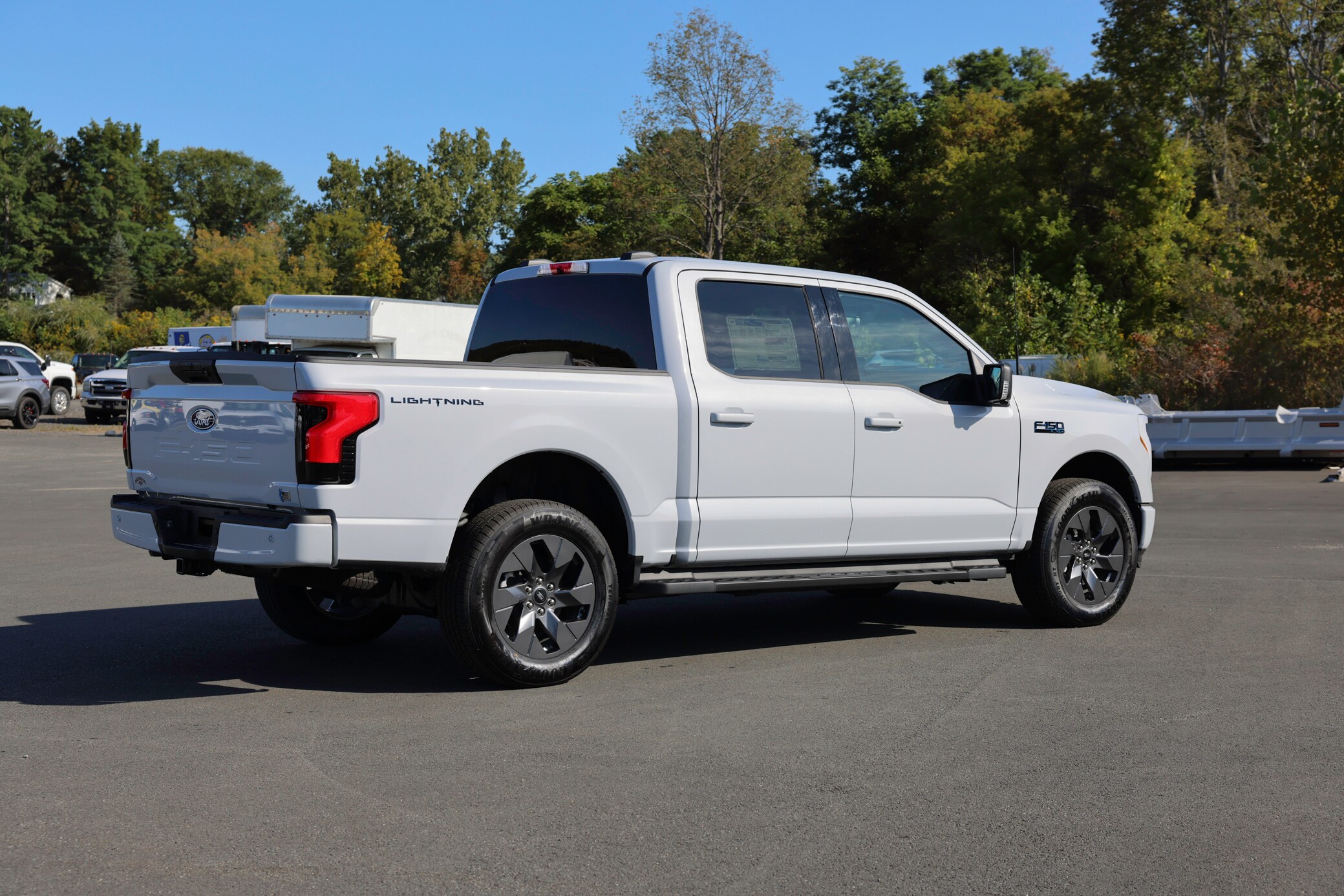 2025 Ford F-150 Lightning photo 3