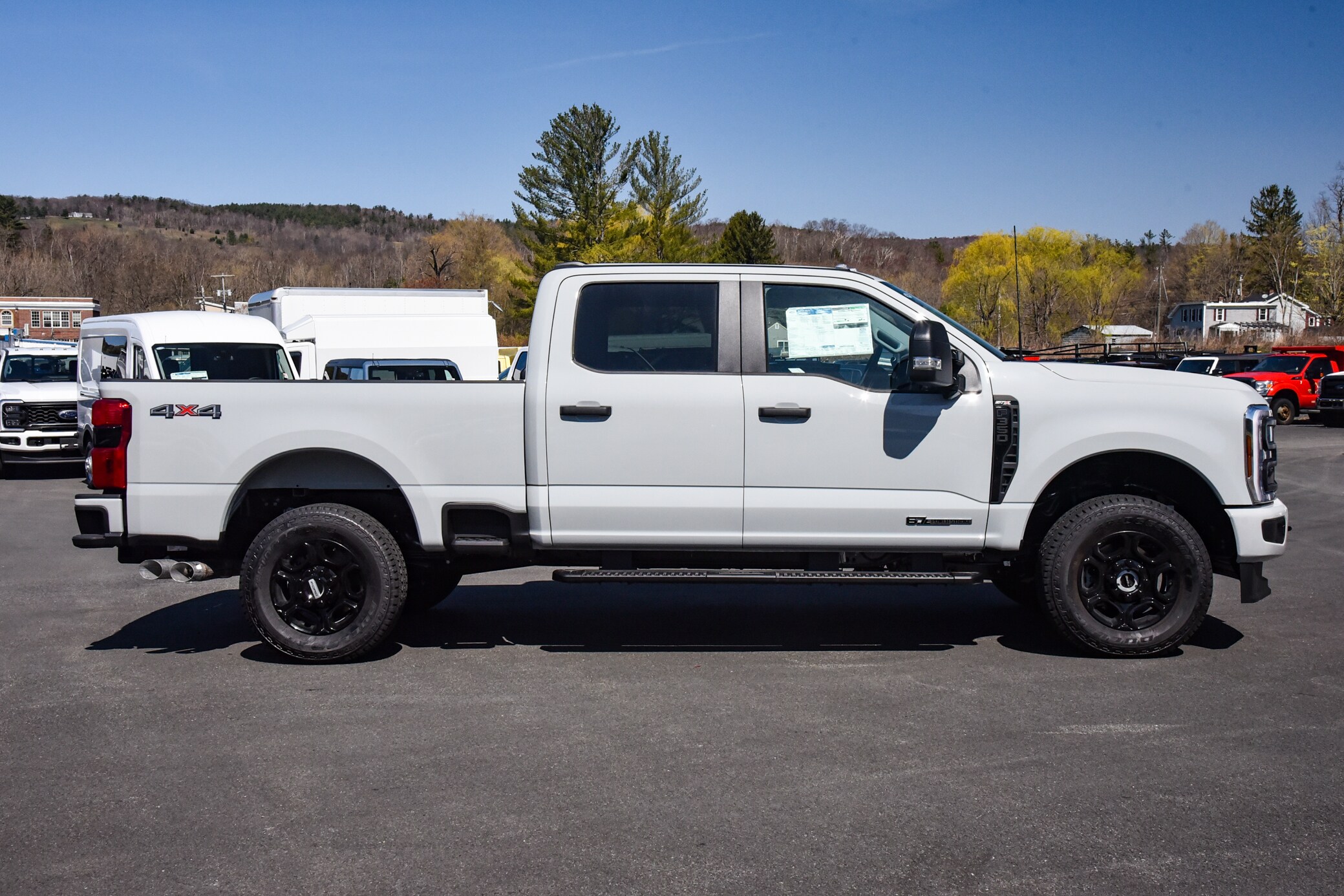 2025 Ford F-350 photo 2