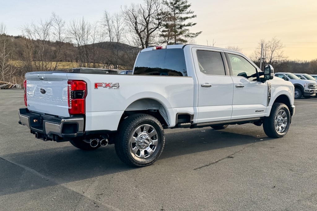 New 2026 Ford F350 Super Duty F-350 Lariat PICKUP