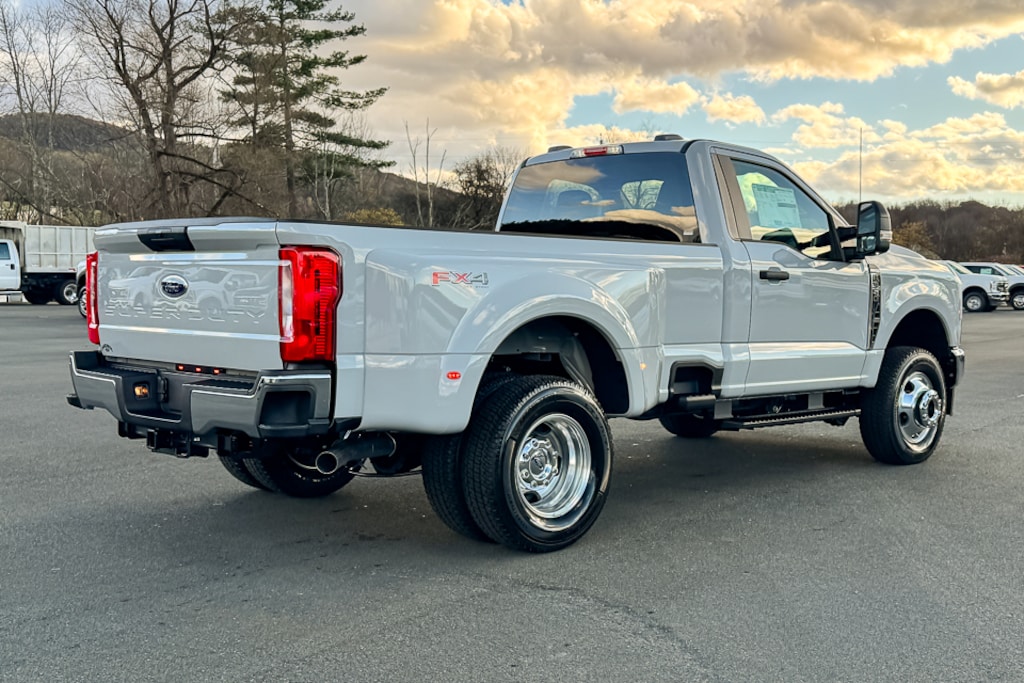 New 2026 Ford F350 Super Duty F-350 XLT PICKUP
