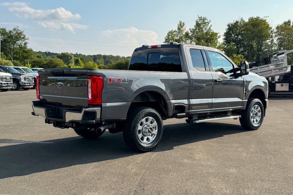 Used 2024 Ford F-350 Super Duty XLT 4x4 4dr Supercab 6.8 ft. SB SRW Pickup Pickup Truck