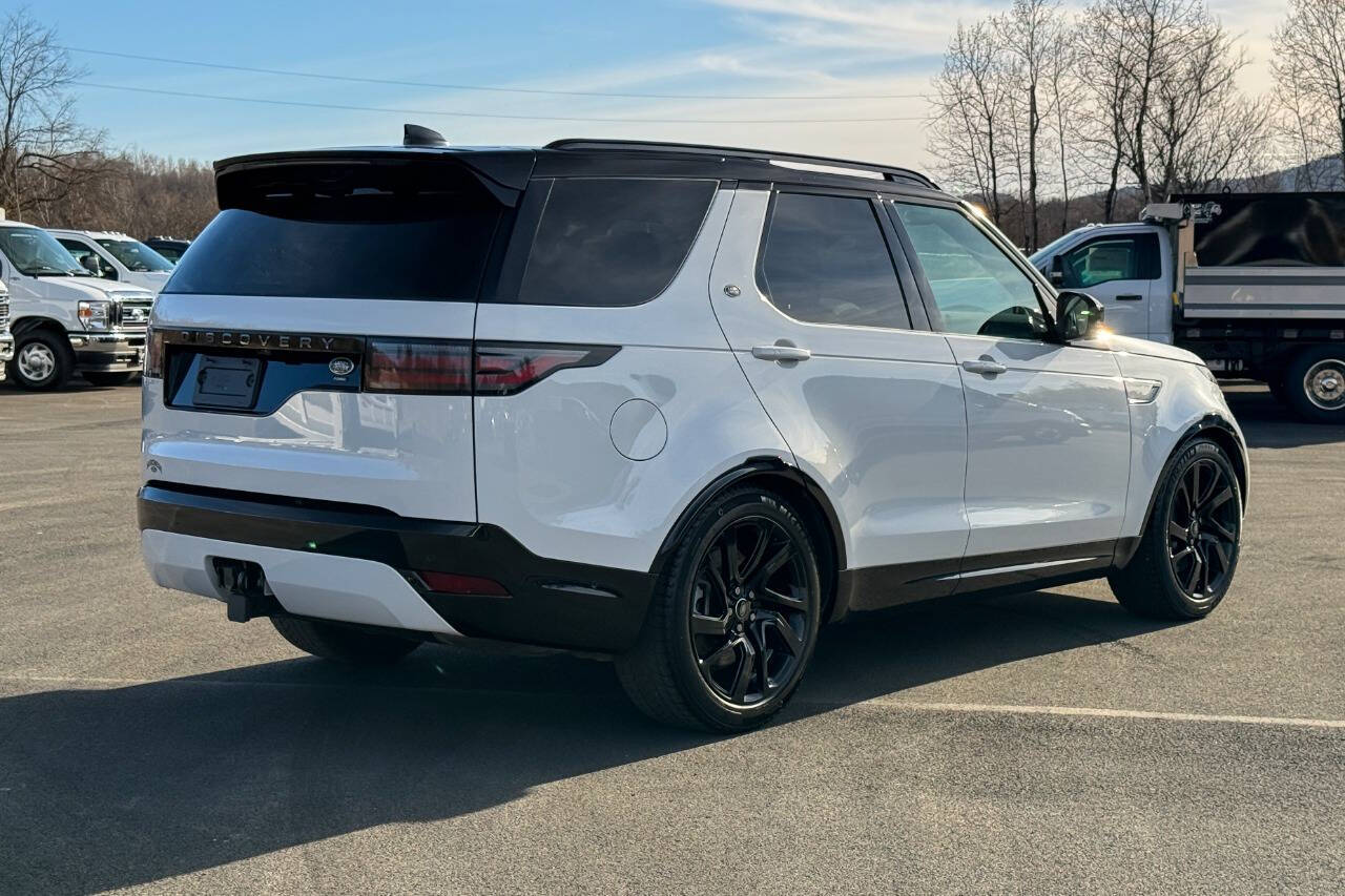 2023 Land Rover Discovery HSE photo 3