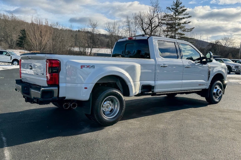 Used 2025 Ford F-350 Super Duty Lariat 4x4 4dr Crew Cab 8 ft. LB DRW Pickup Pickup Truck