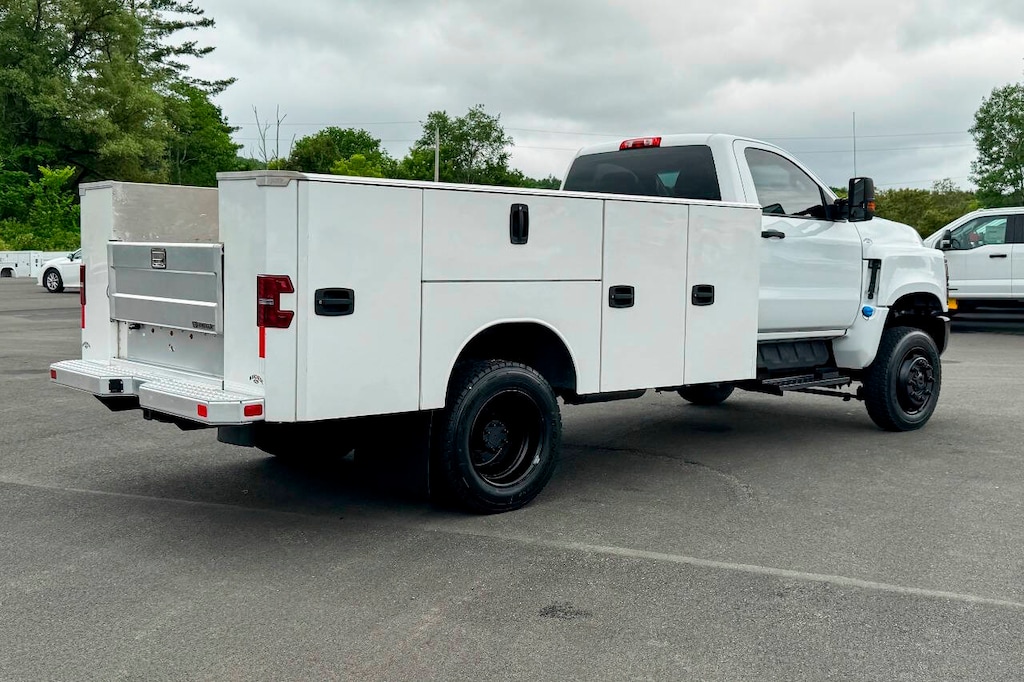 Used 2022 Chevrolet Silverado 5500HD 4X4 2dr Regular Cab Chassis