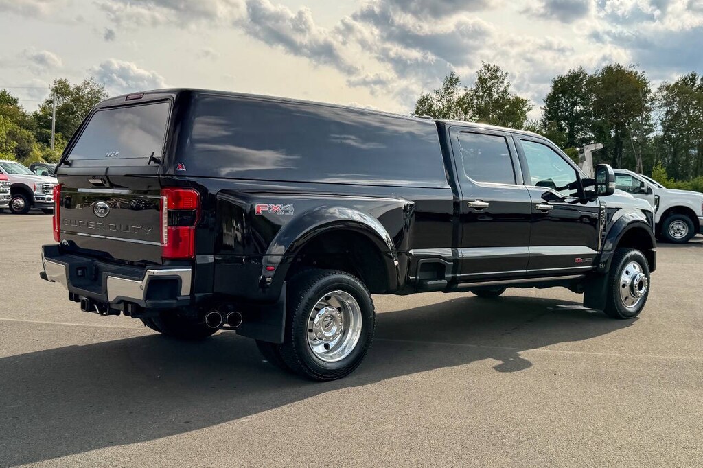 Used 2024 Ford F-450 Super Duty Lariat 4x4 4dr Crew Cab 8 ft. LB DRW Pickup Pickup Truck