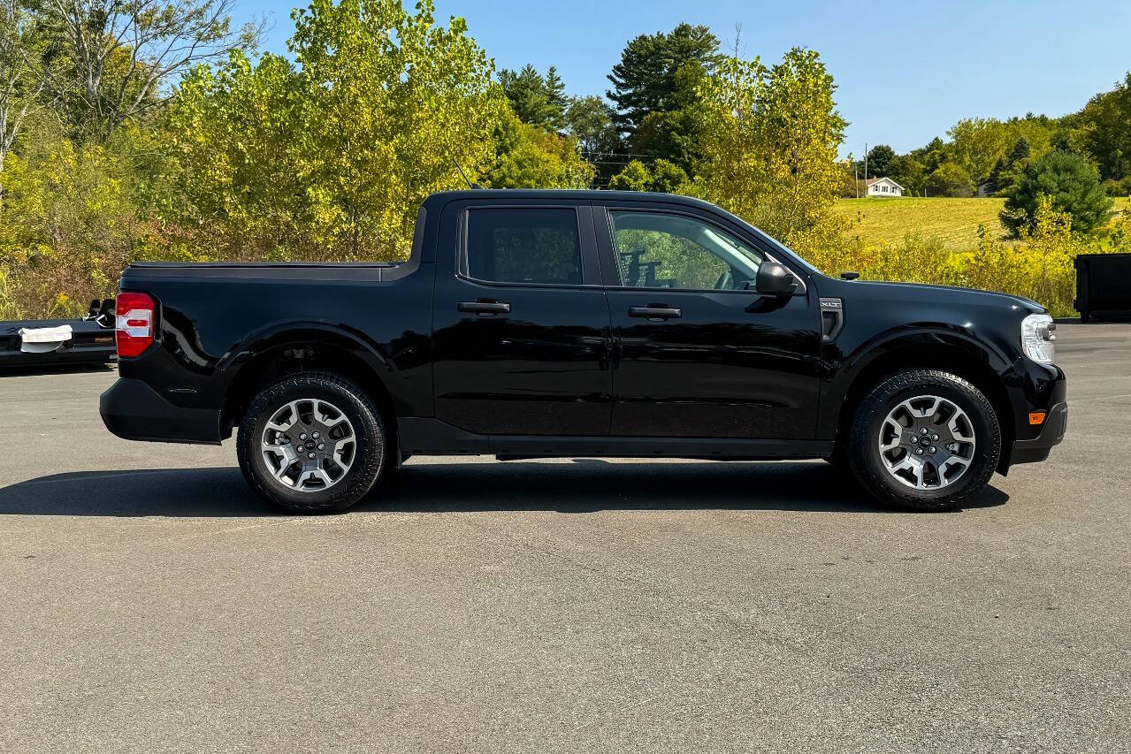 2024 Ford Maverick XLT photo 2
