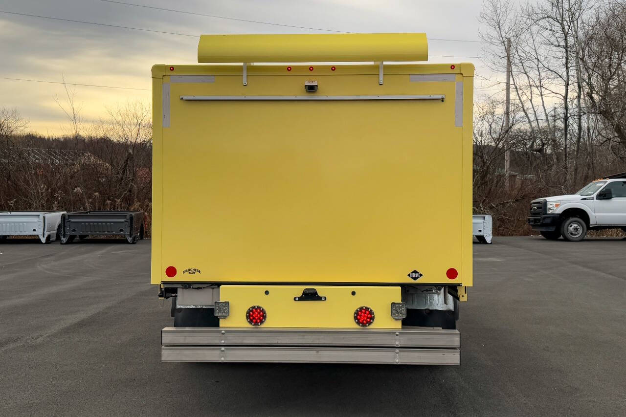 2022 Ford E-450 photo 4