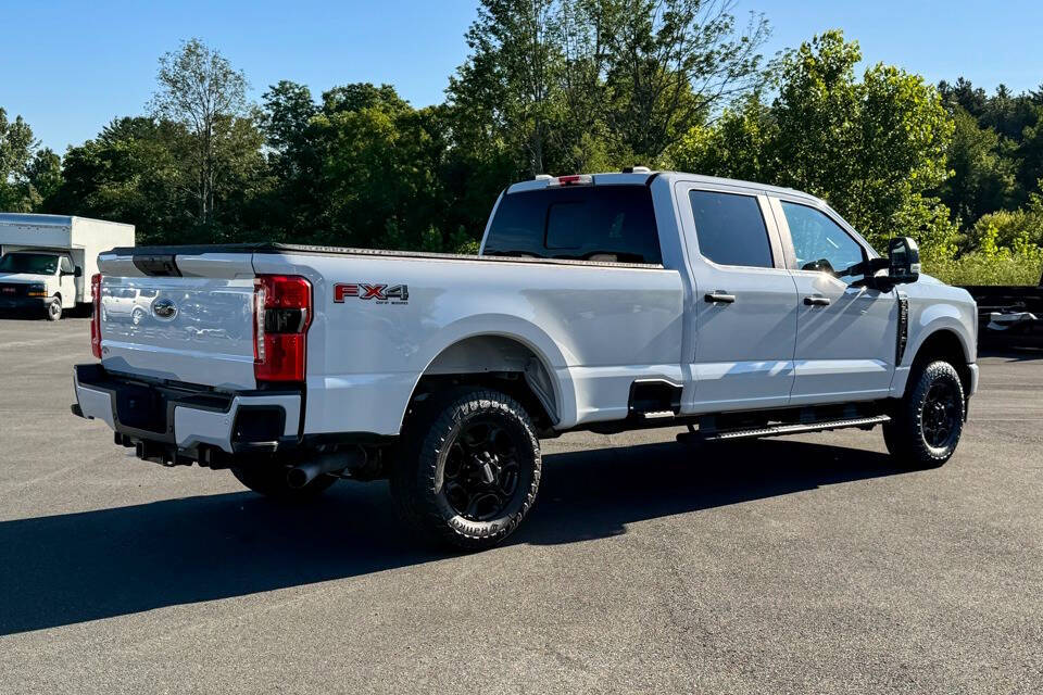 2024 Ford F-350 XL photo 3