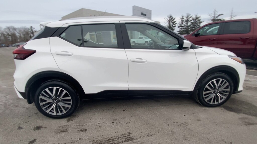 Used 2022 Nissan Kicks SV SUV