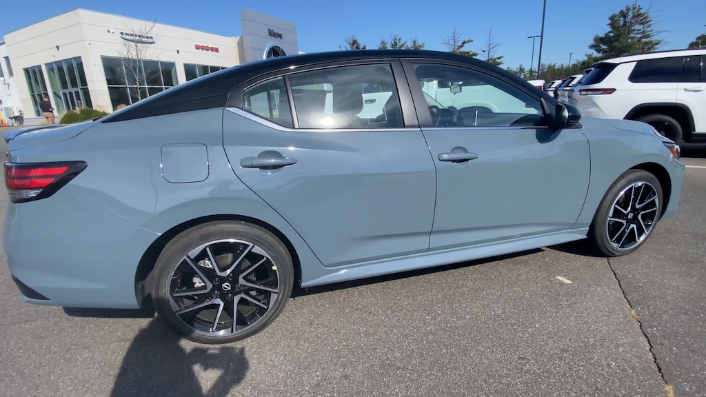 New 2025 Nissan Sentra SR Sedan