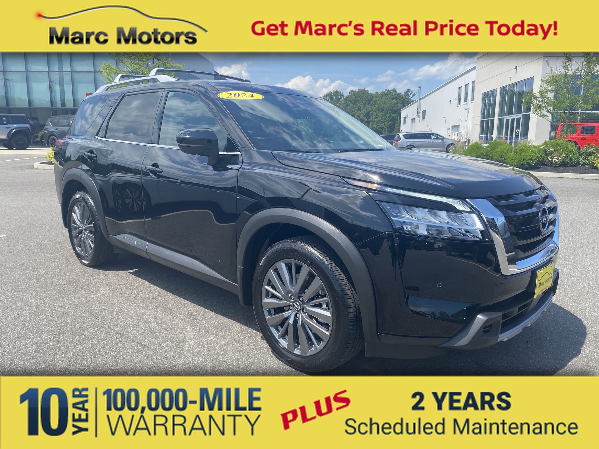 2024 Nissan Pathfinder SL's photo