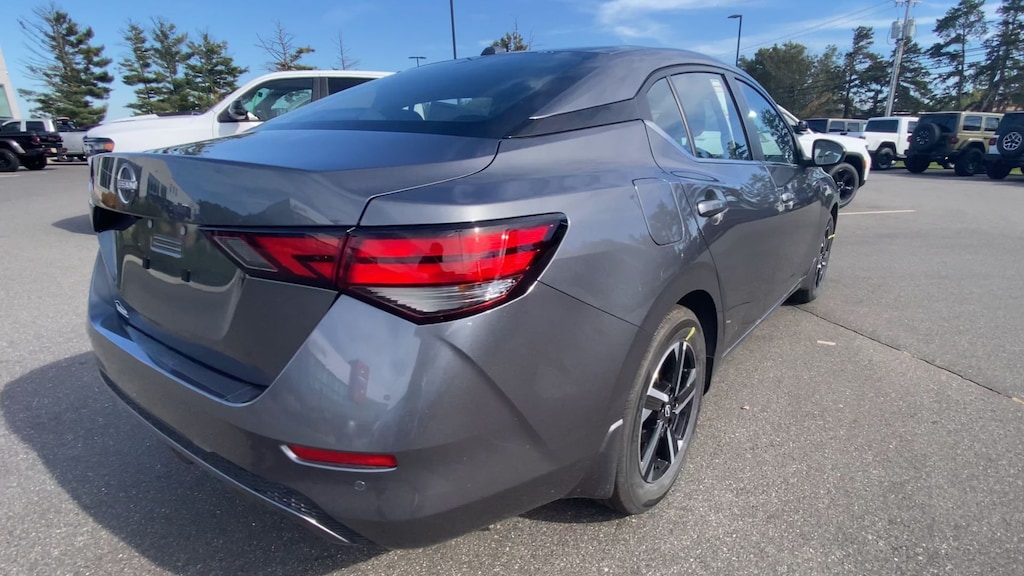 New 2025 Nissan Sentra SV Sedan