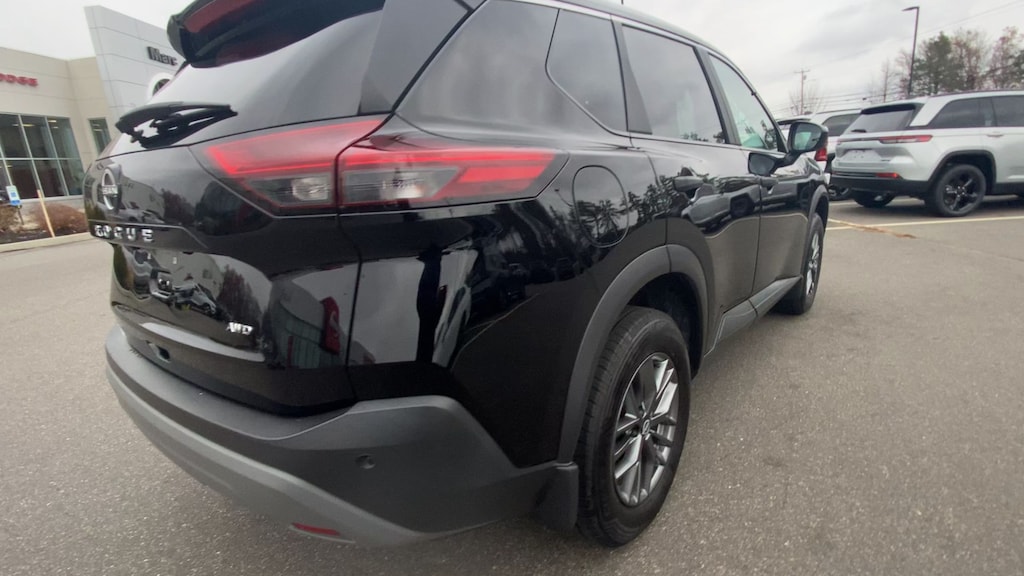 Used 2023 Nissan Rogue S SUV