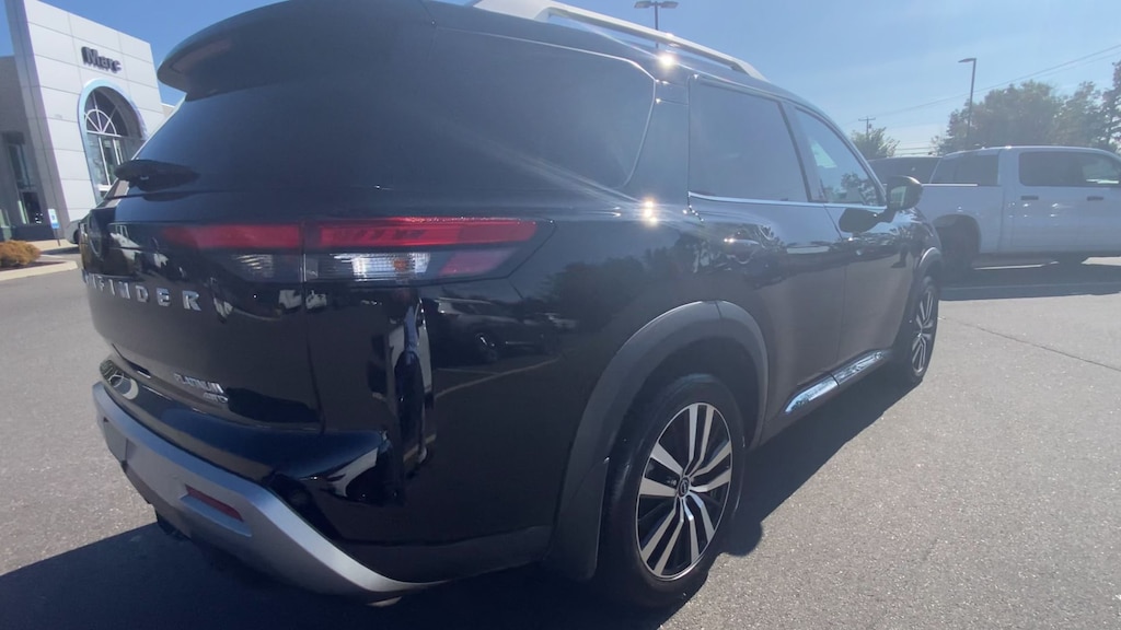 Used 2024 Nissan Pathfinder Platinum SUV