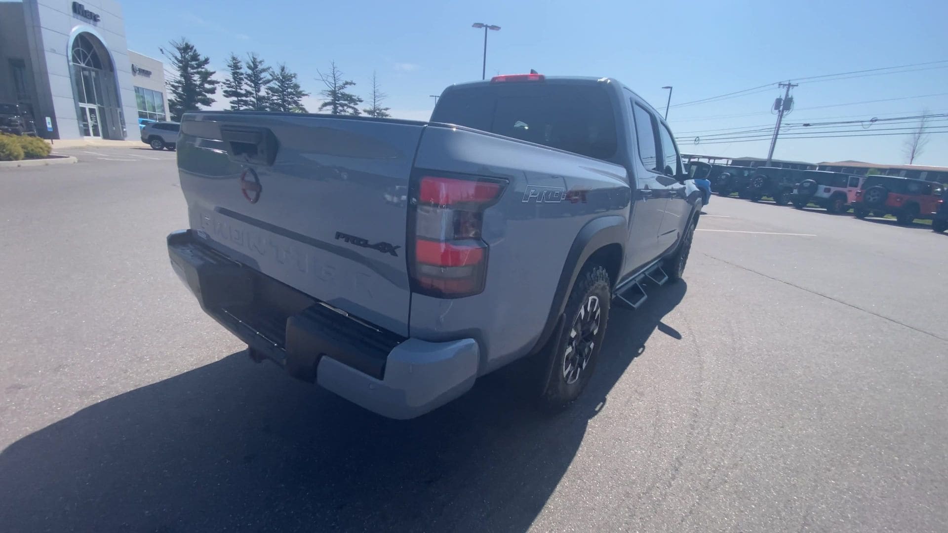 2024 Nissan Frontier PRO-4X Crew Cab 4WD