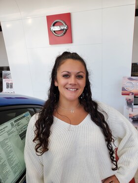 Staff member Mia Stevens from ID_4f47d4d7525b