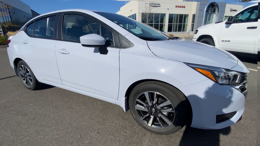 New 2025 Nissan Versa 1.6 SV Sedan