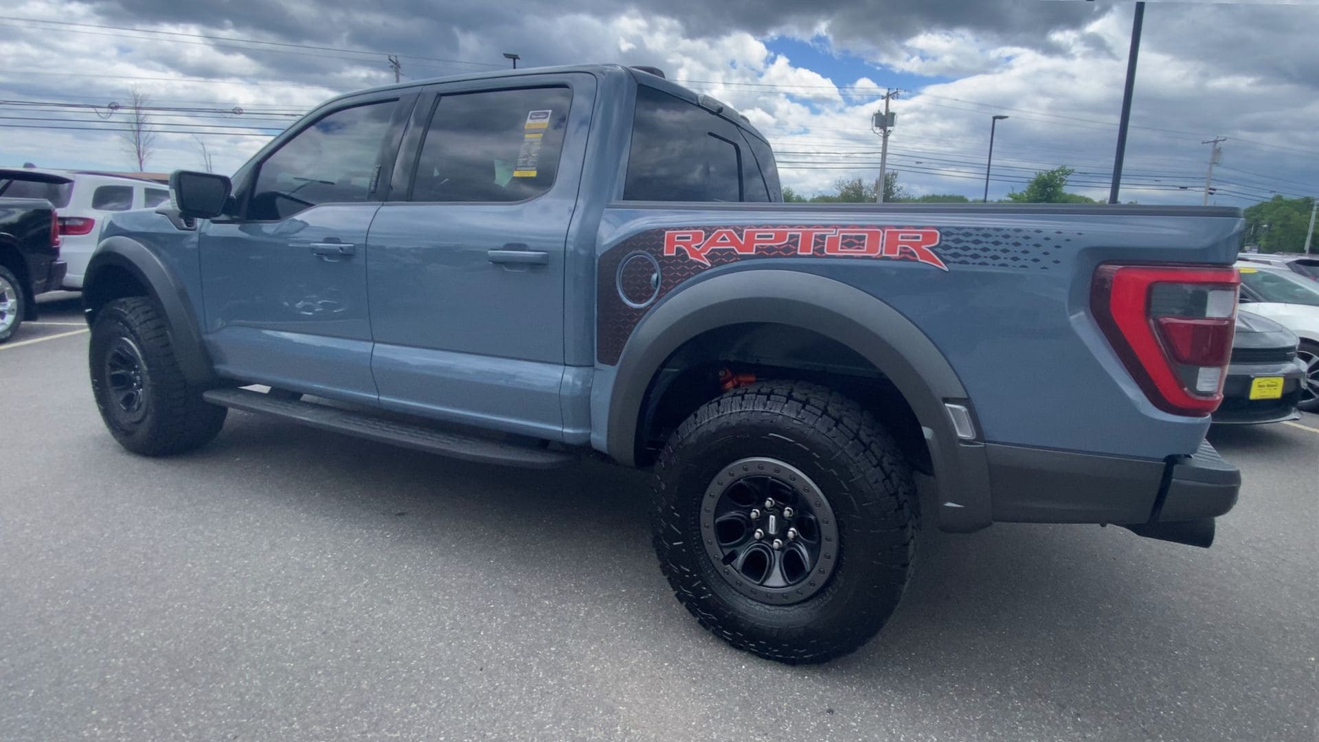 2023 Ford F-150 Raptor - Photo 8
