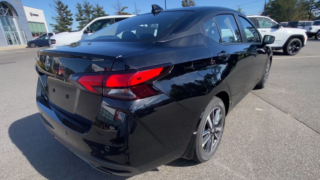 New 2025 Nissan Versa 1.6 SV Sedan