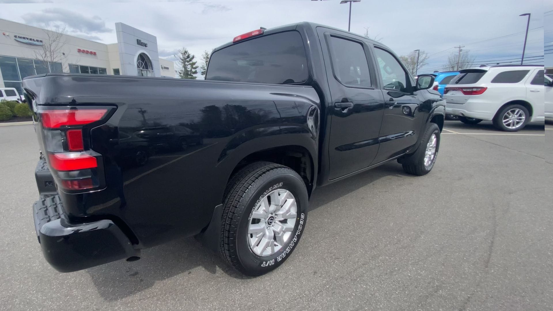 2023 Nissan Frontier PRO-4X Crew Cab 4WD