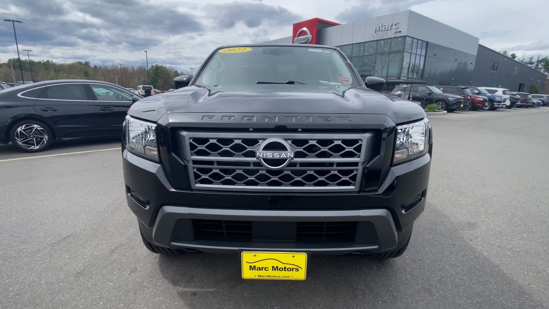 2023 Nissan Frontier SV - Photo 5