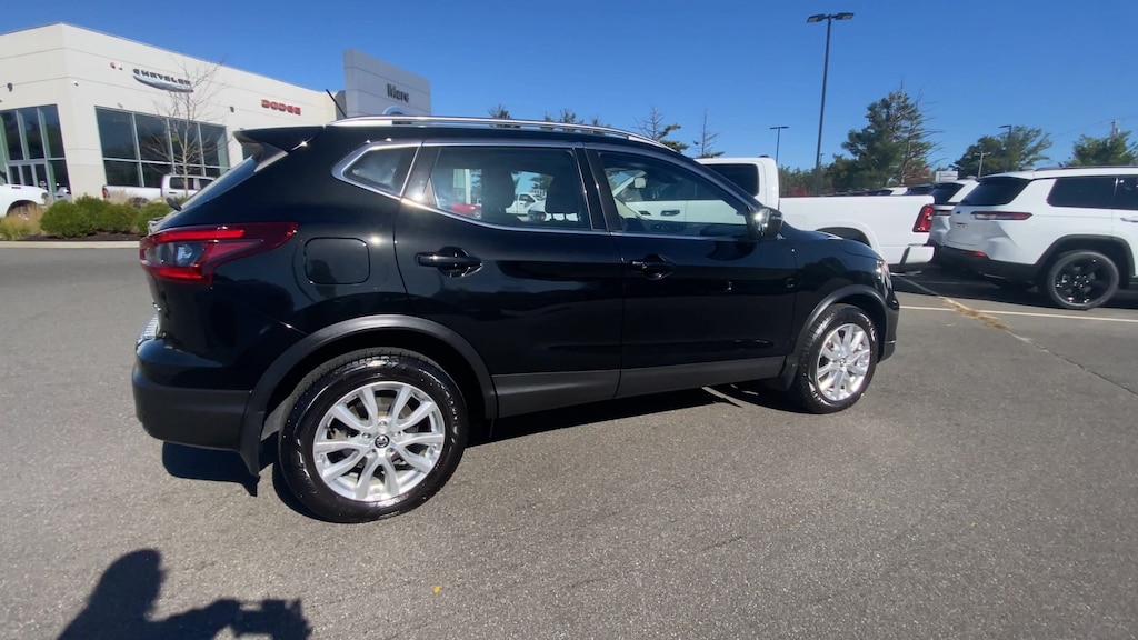 Used 2021 Nissan Rogue Sport SV SUV