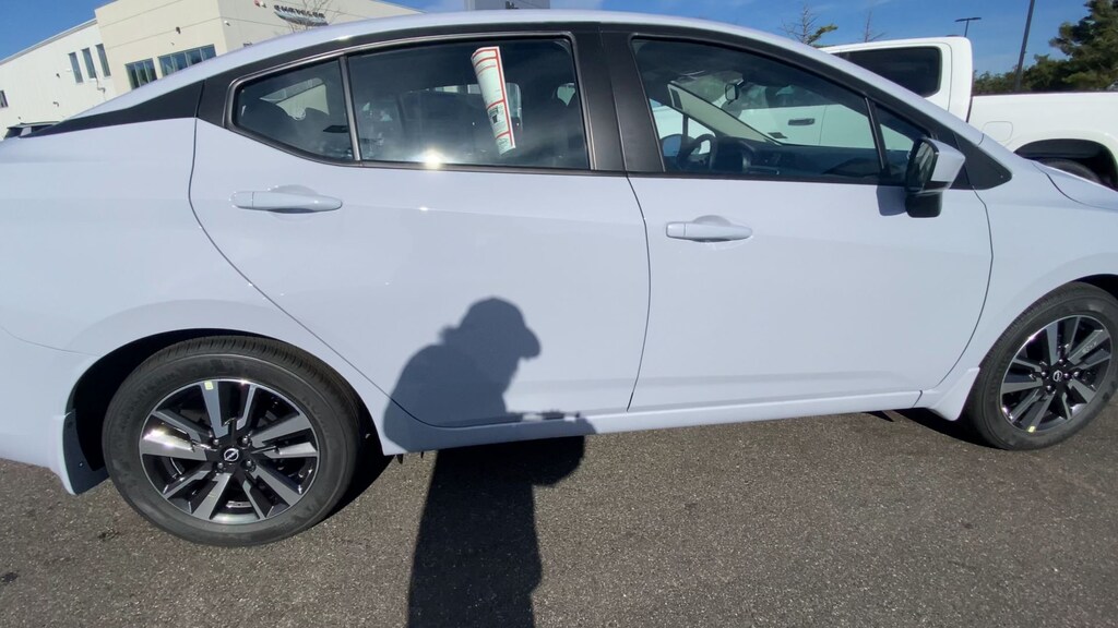 New 2025 Nissan Versa 1.6 SV Sedan