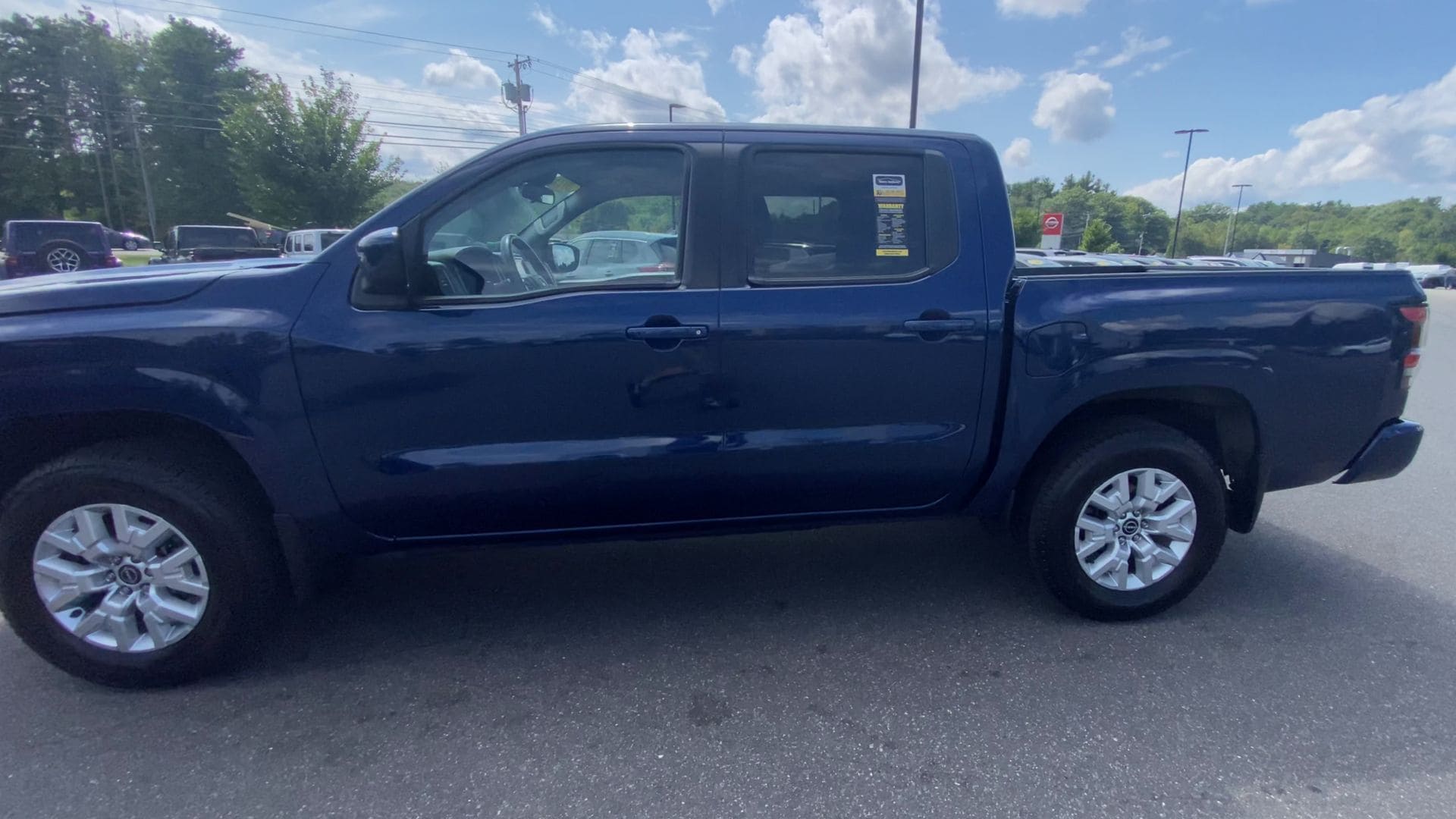 2023 Nissan Frontier SV - Photo 7