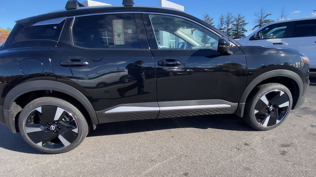 New 2026 Nissan Kicks SR SUV