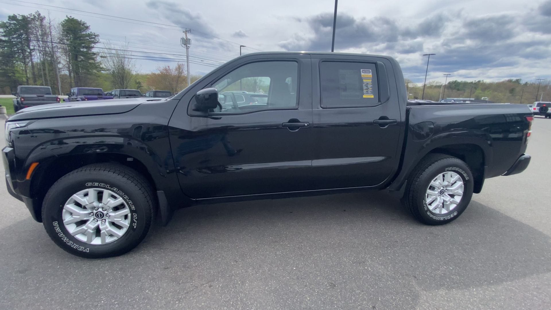 2023 Nissan Frontier SV - Photo 7