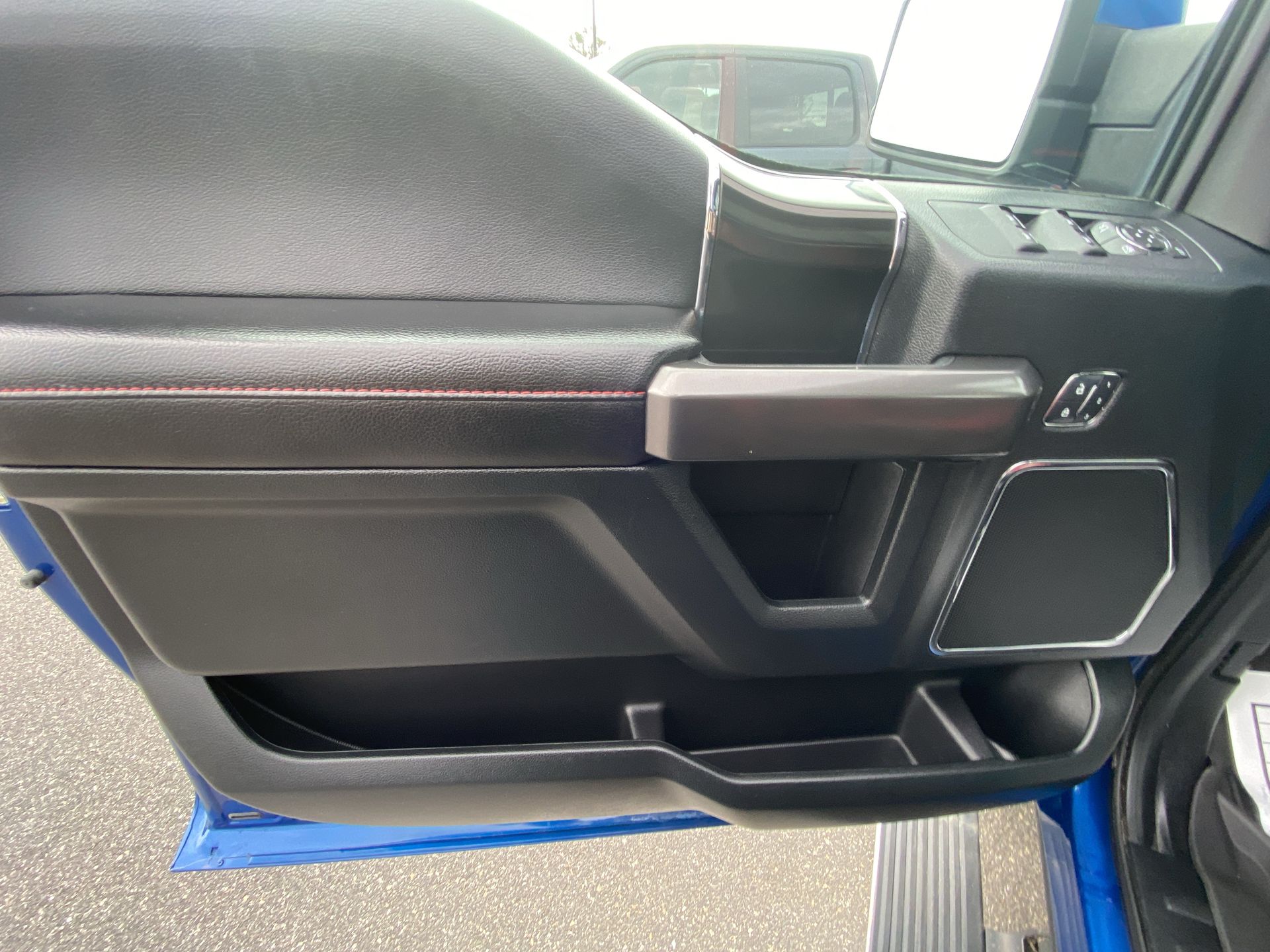 2018 Ford F-150 Lariat - Photo 12