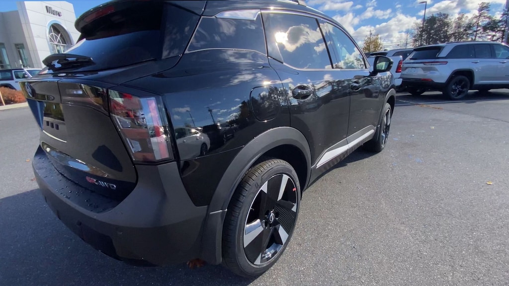 New 2026 Nissan Kicks SR SUV