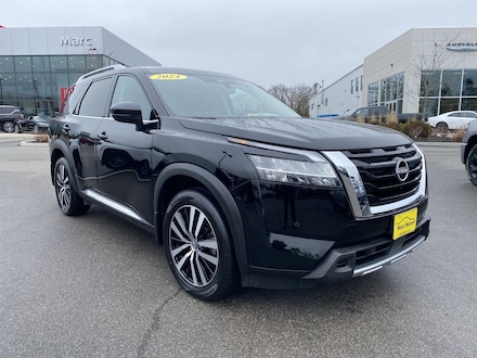 2024 Nissan Pathfinder Platinum SUV