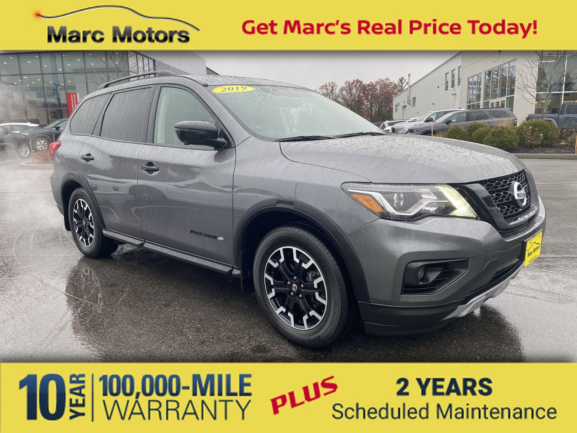 2019 Nissan Pathfinder SL's photo