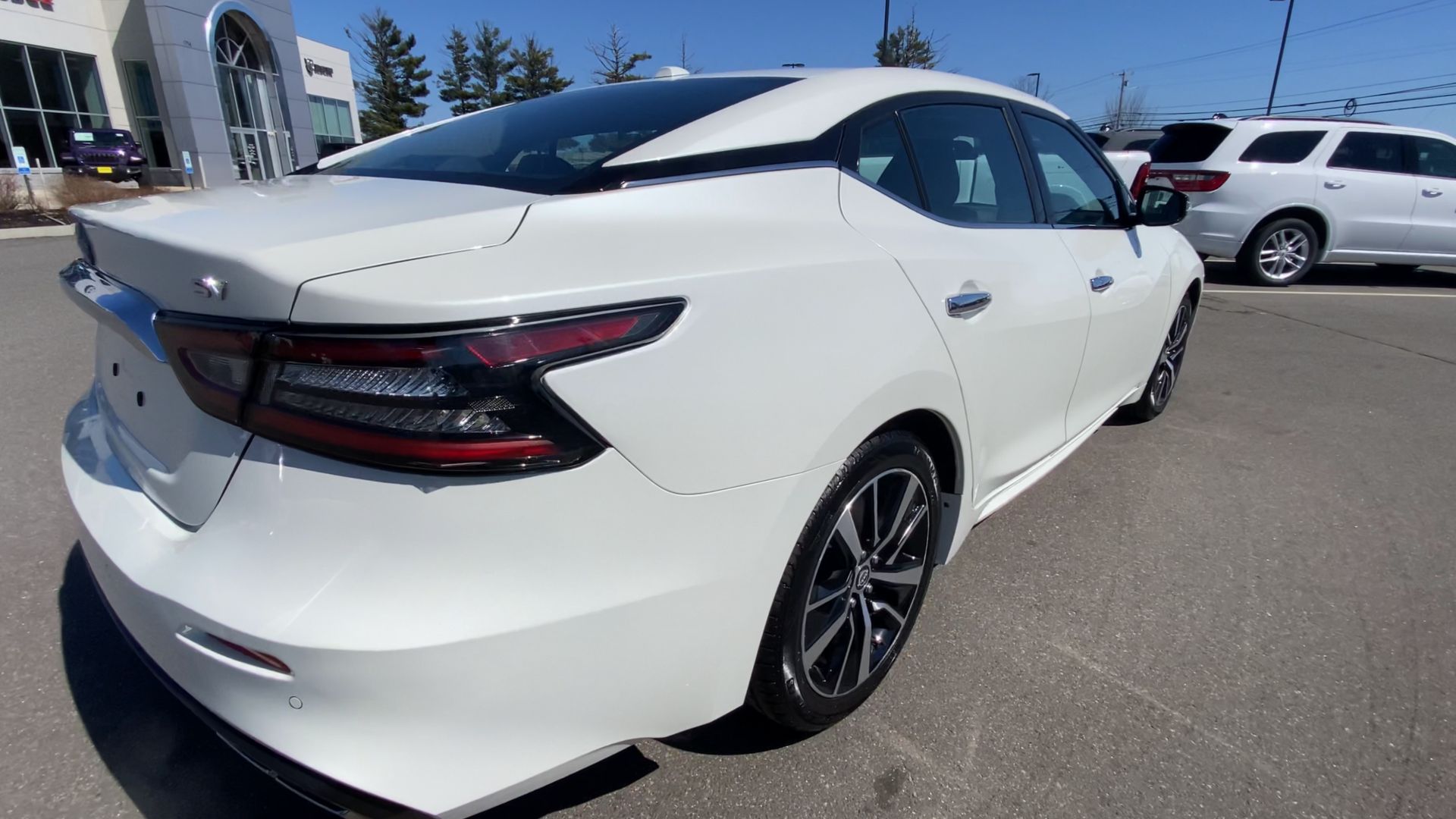 Pearl White Tricoat Qab 2023 Nissan Maxima Sedan Front-Wheel Drive 7-Speed CVT