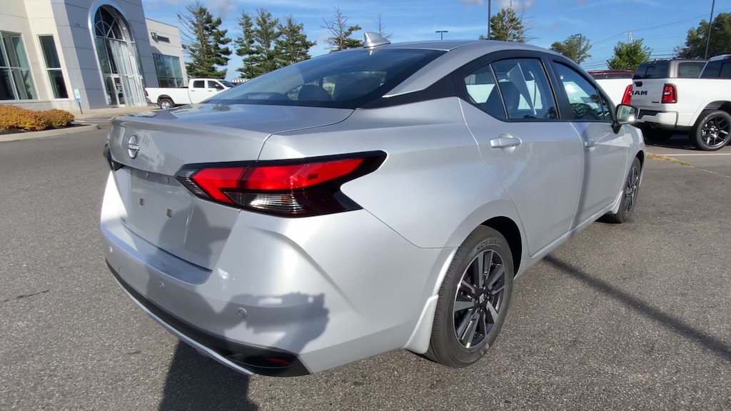 New 2025 Nissan Versa 1.6 SV Sedan