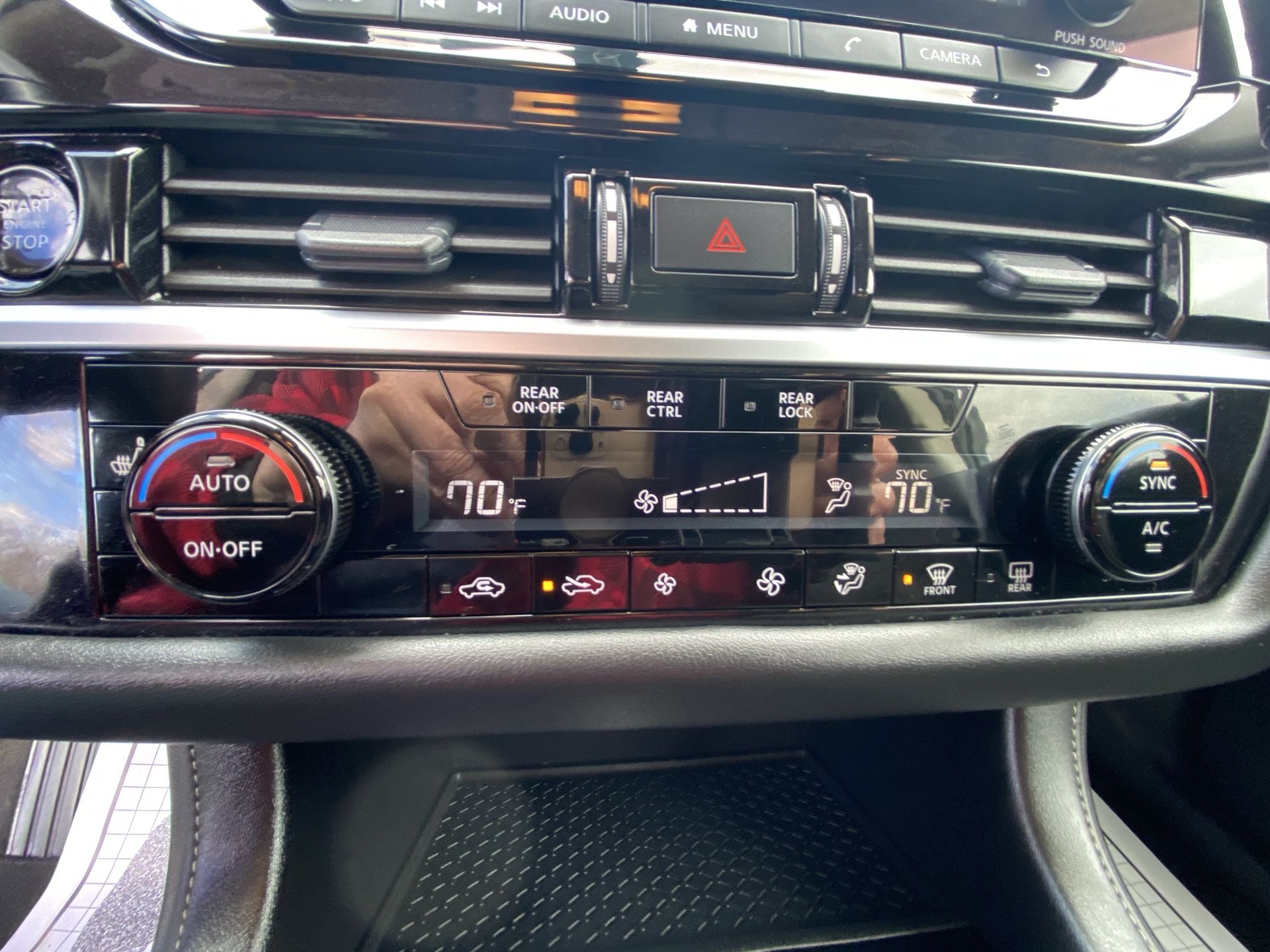 2025 Nissan Pathfinder SV - Photo 18