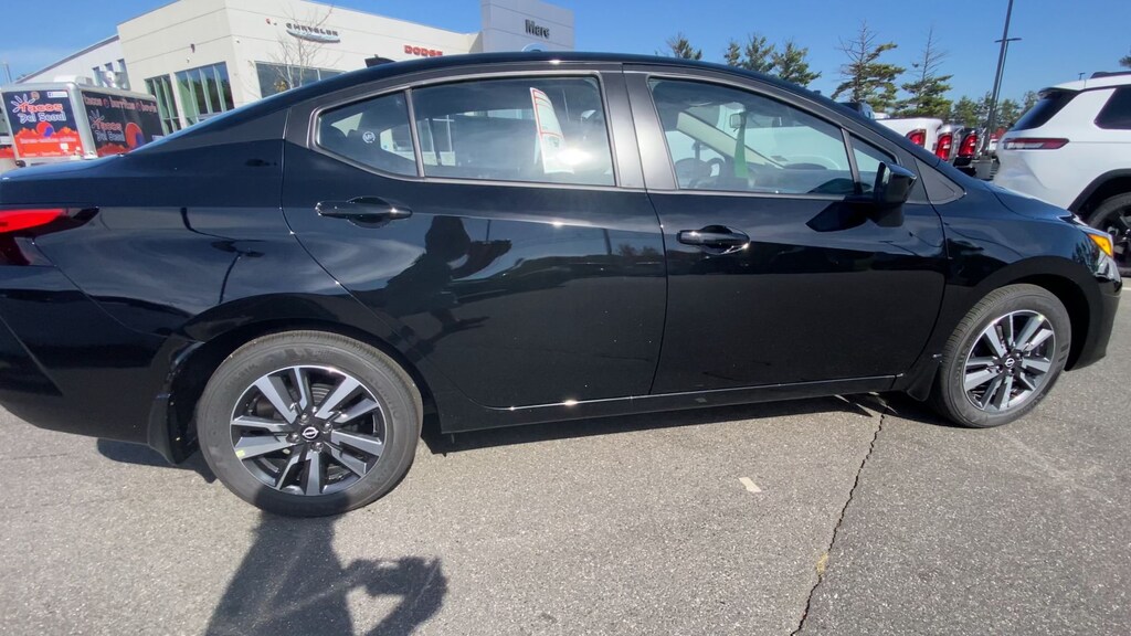 New 2025 Nissan Versa 1.6 SV Sedan