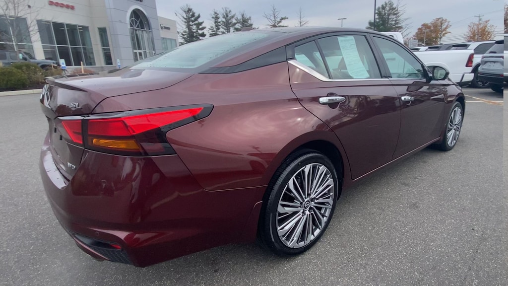 Used 2024 Nissan Altima 2.5 SL Sedan